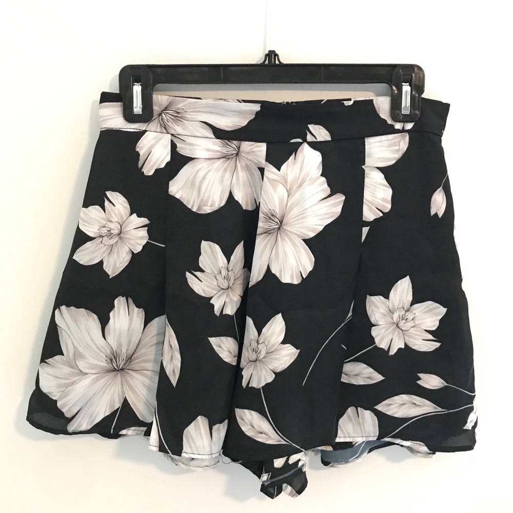 Show me your MUMU Black and white silky shorts